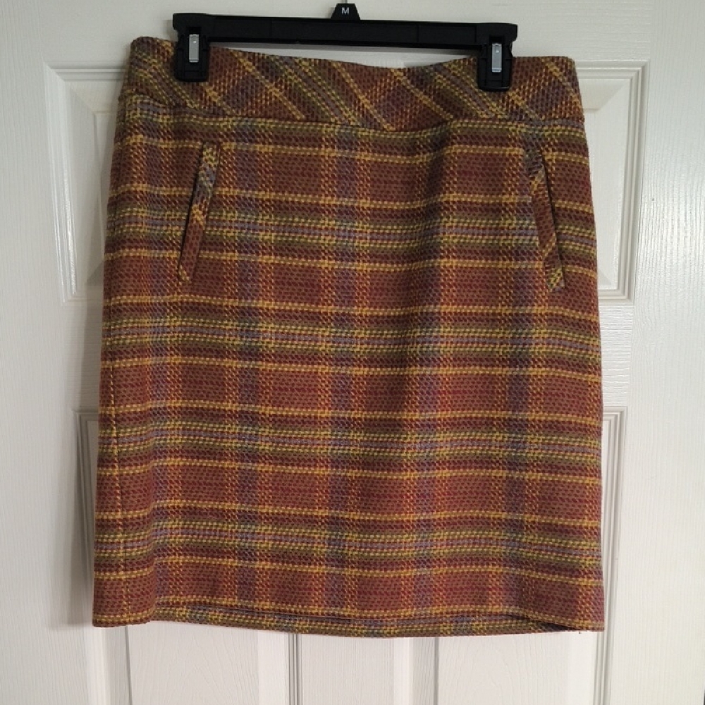 Elegant Plaid Pencil Skirt in Warm Tones